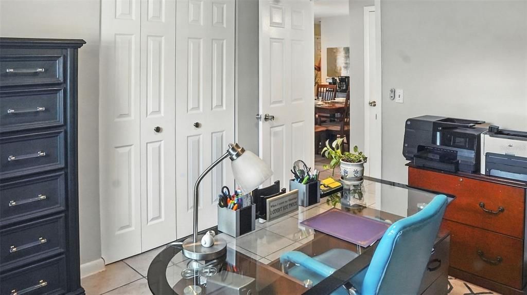 Home Office, Interior