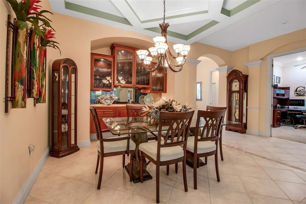 Chandelier, Dining room, Interior