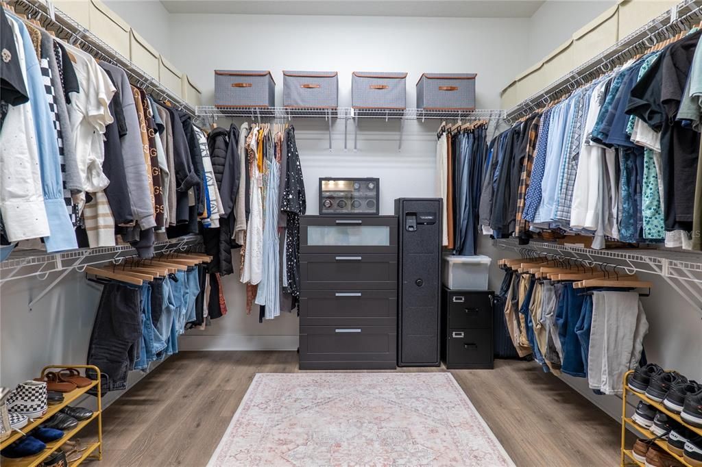 Interior, Walk-in Closets, Wood Texture Flooring
