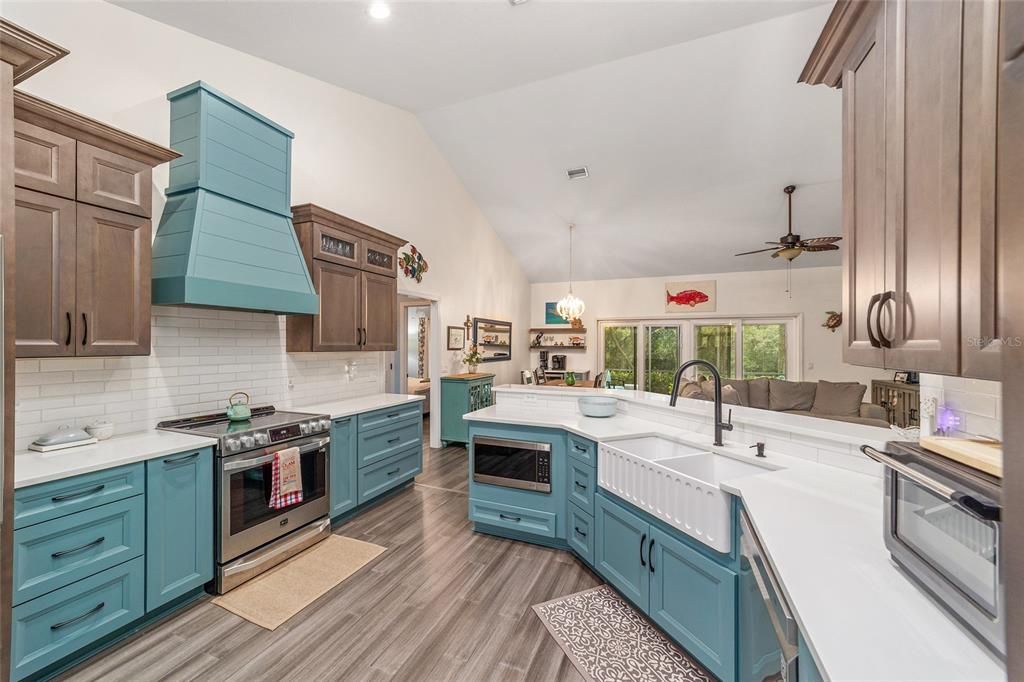 Interior, Kitchen, Pendant Lights, Recessed Lighting, Wood Texture Flooring