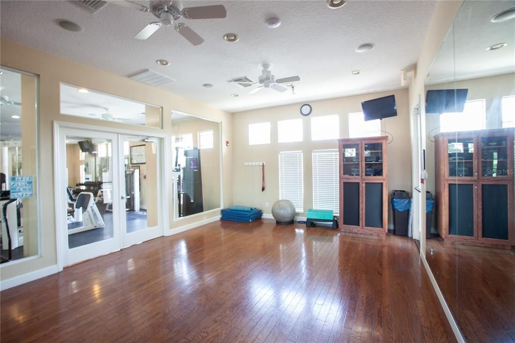 Fitness Equipment, Interior, Recessed Lighting, Wood Texture Flooring