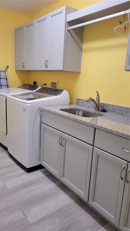 Interior, Washer, Wood Texture Flooring