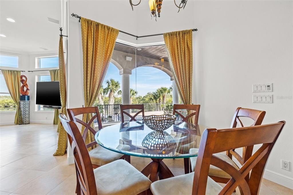Dining room, Interior, Recessed Lighting