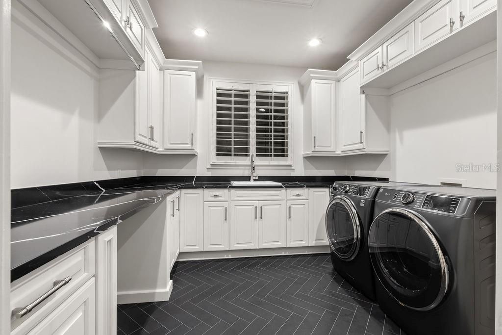 Interior, Recessed Lighting, Washer