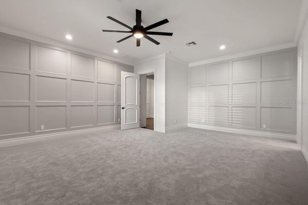 Empty room, Interior, Recessed Lighting