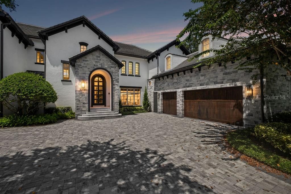 Attached, Exterior, Facade, Mediterranean