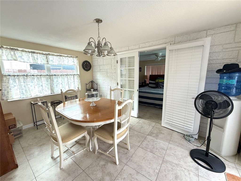 Chandelier, Dining room, Interior