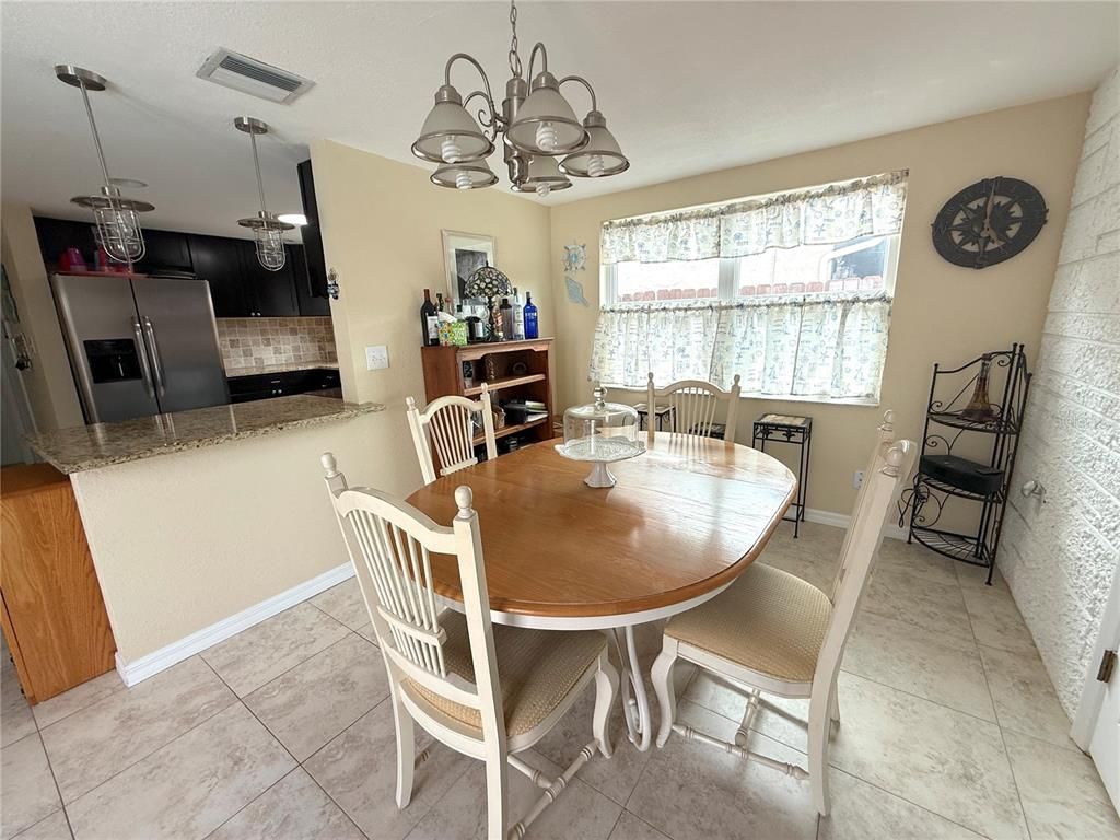 Dining room, Interior, Kitchen, Pendant Lights, Stainless Steel Appliances