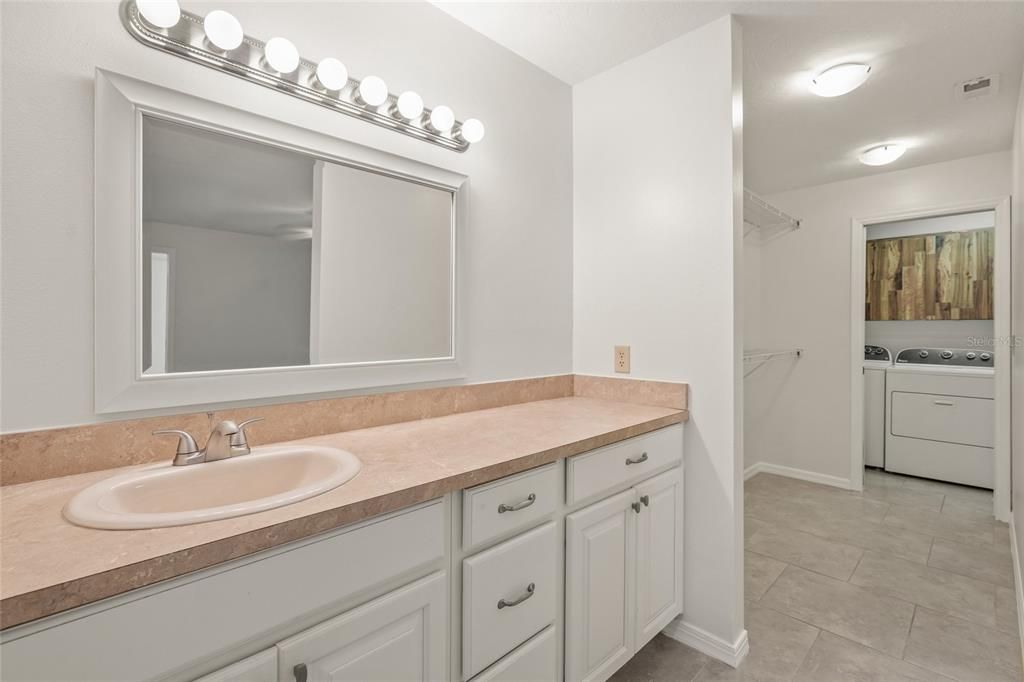 Bathroom, Dual Sink Vanities, Interior, Washer