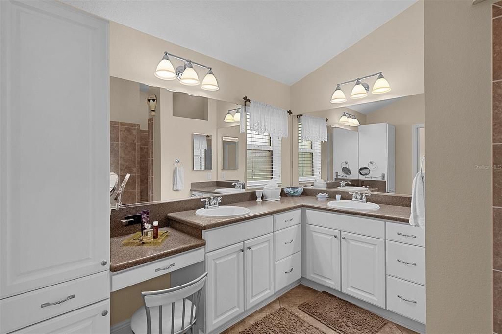 Bathroom, Dual Sink Vanities, Interior
