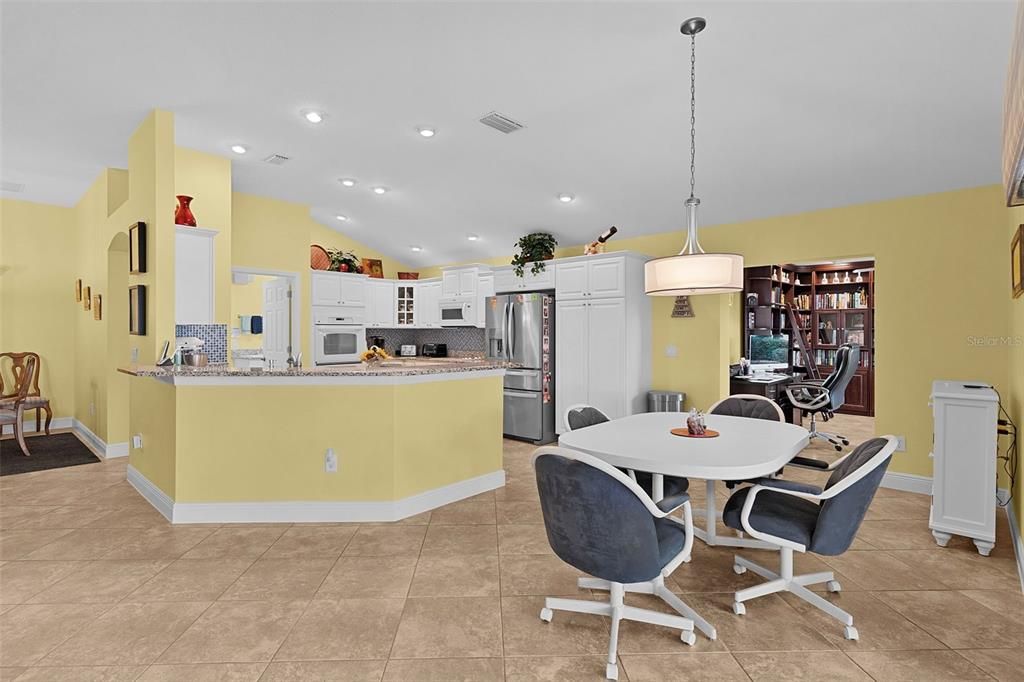 Dining room, Interior, Kitchen, Pendant Lights, Recessed Lighting, Stainless Steel Appliances