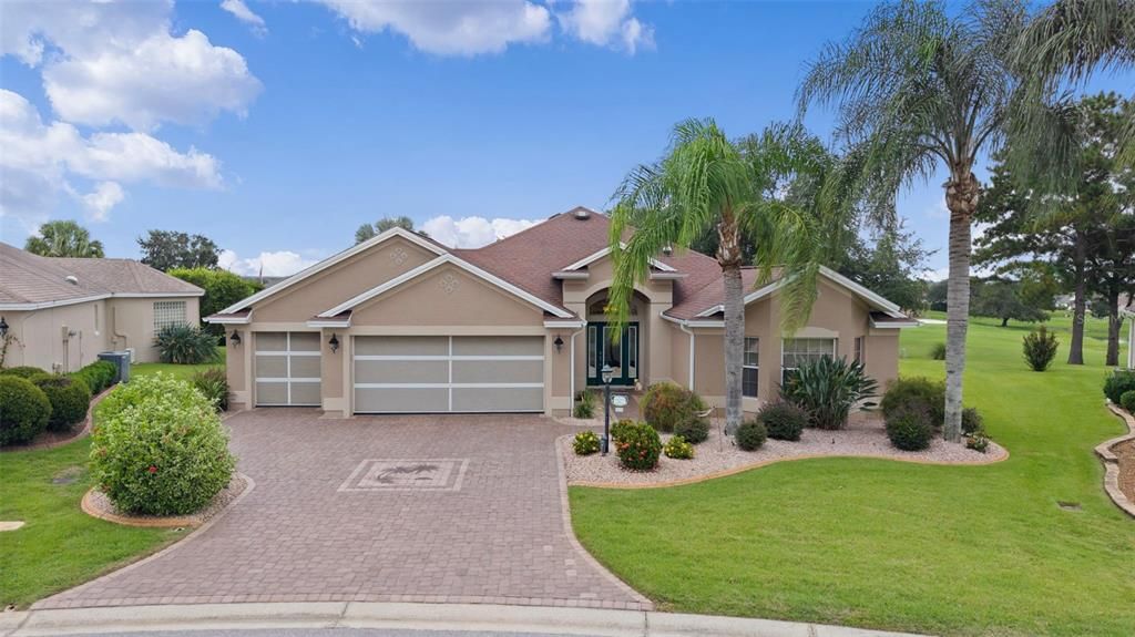 Attached, Exterior, Facade, Ranch