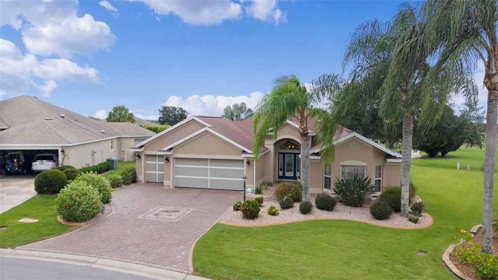 Attached, Exterior, Facade, Ranch