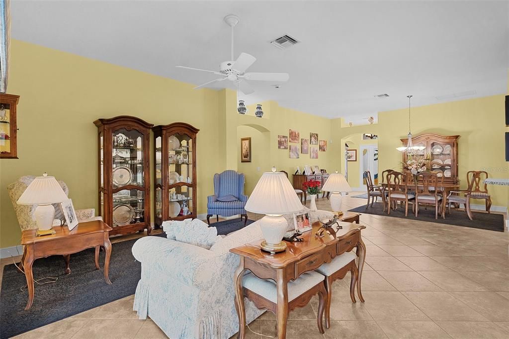 Dining room, Interior, Living room, Pendant Lights