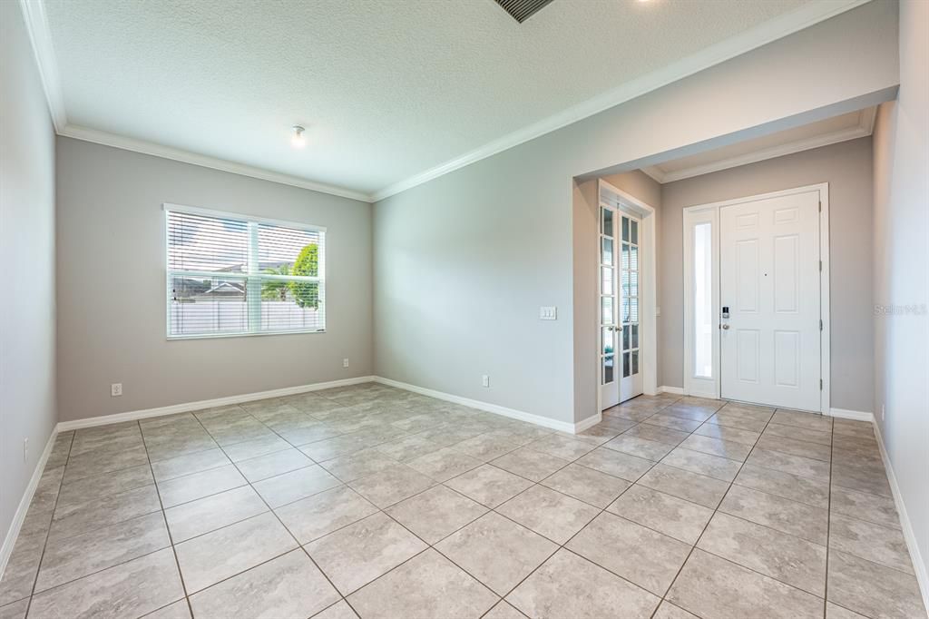 Empty room, Interior, Recessed Lighting