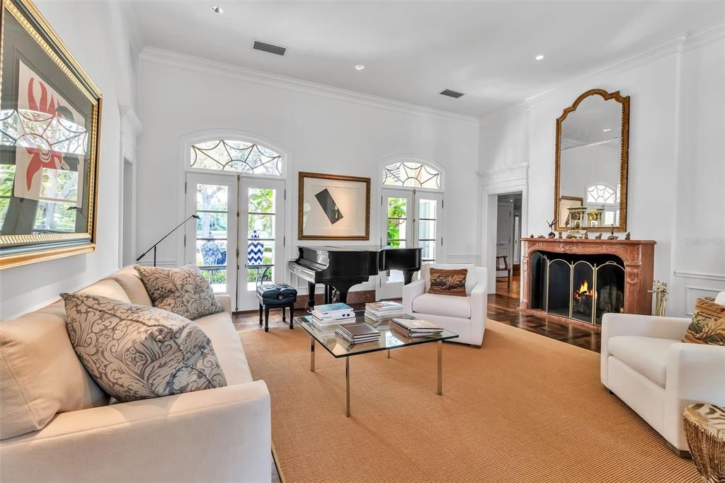 Fireplace, Interior, Living room, Piano, Recessed Lighting