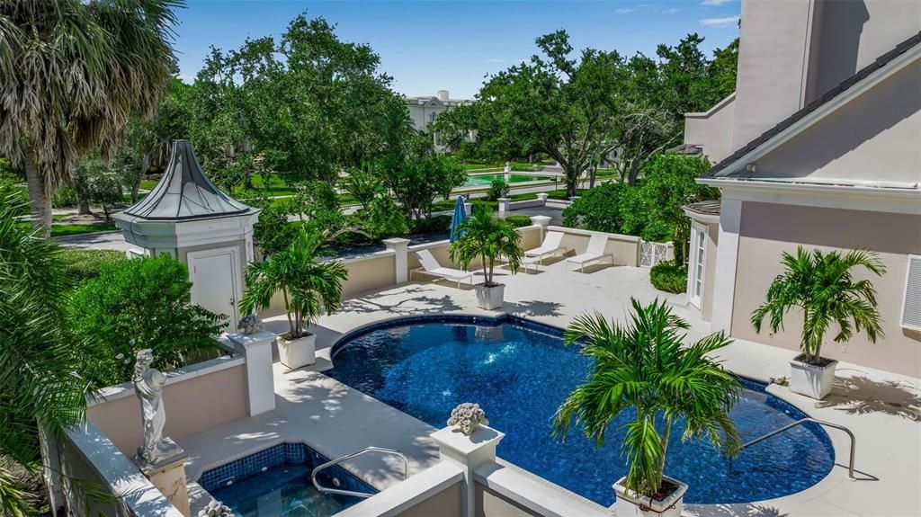 Exterior, Pool
