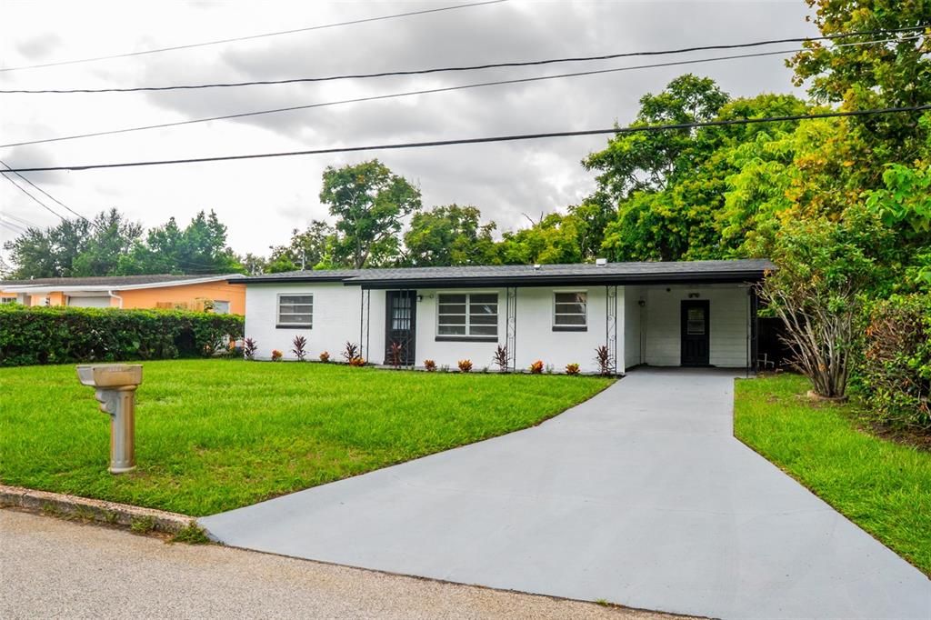 Backyard, Exterior, Facade, Ranch