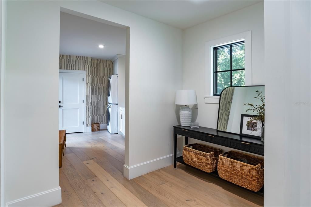 Interior, Recessed Lighting, Washer, Wood Texture Flooring