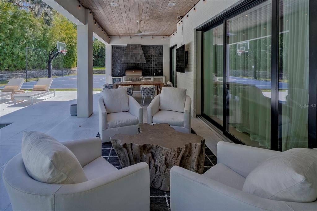 Exterior, Outdoor Kitchen