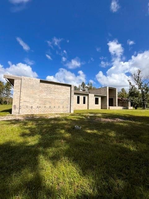 Backyard, Exterior