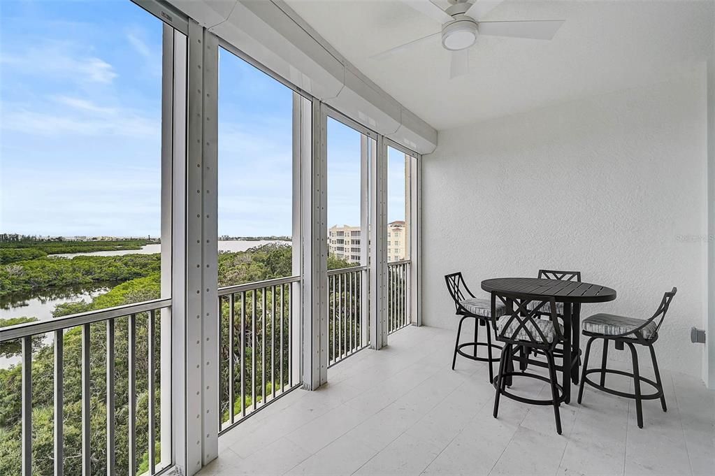 Interior, Sun Room, Water
