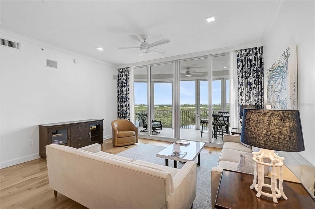 Interior, Living room, Recessed Lighting, Water, Wood Texture Flooring