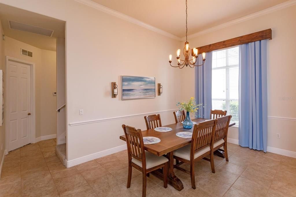 Chandelier, Dining room, Interior