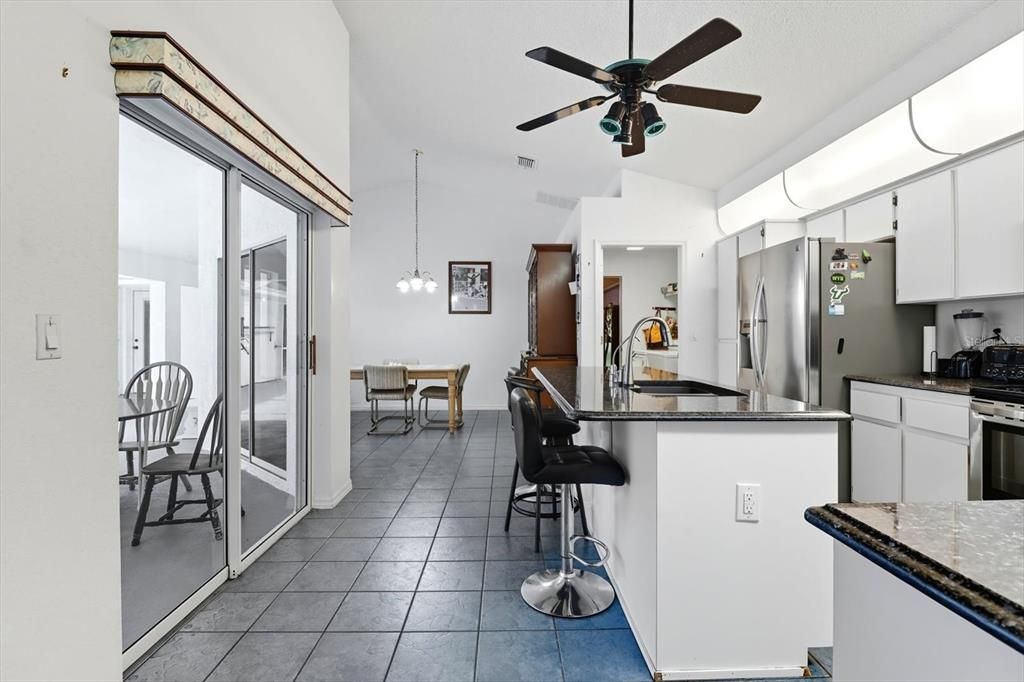 Dining room, Interior, Kitchen, Pendant Lights, Stainless Steel Appliances