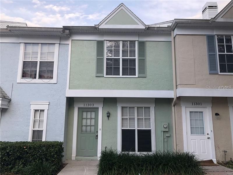 Exterior, Facade, Rowhouse