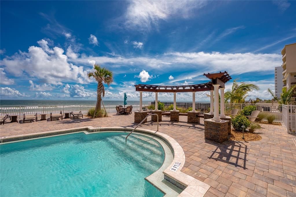 Exterior, Pool, Water