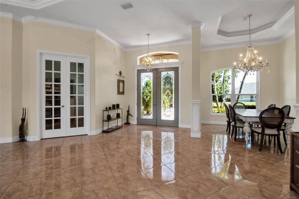 Chandelier, Dining room, Interior
