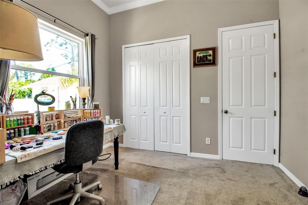 Home Office, Interior