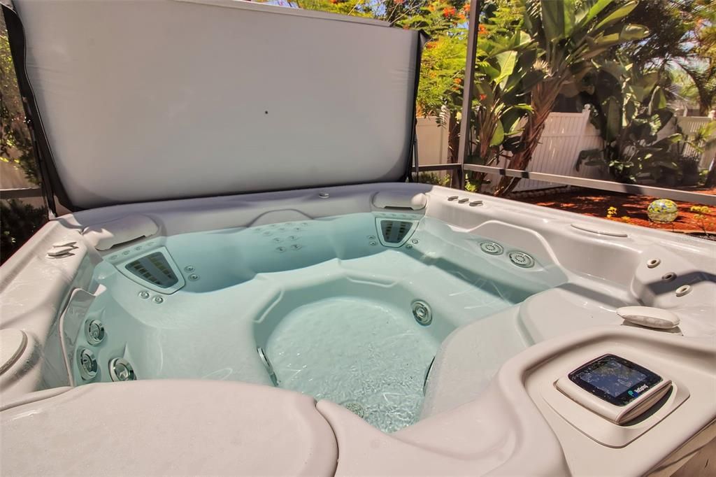 Exterior, Hot Tub