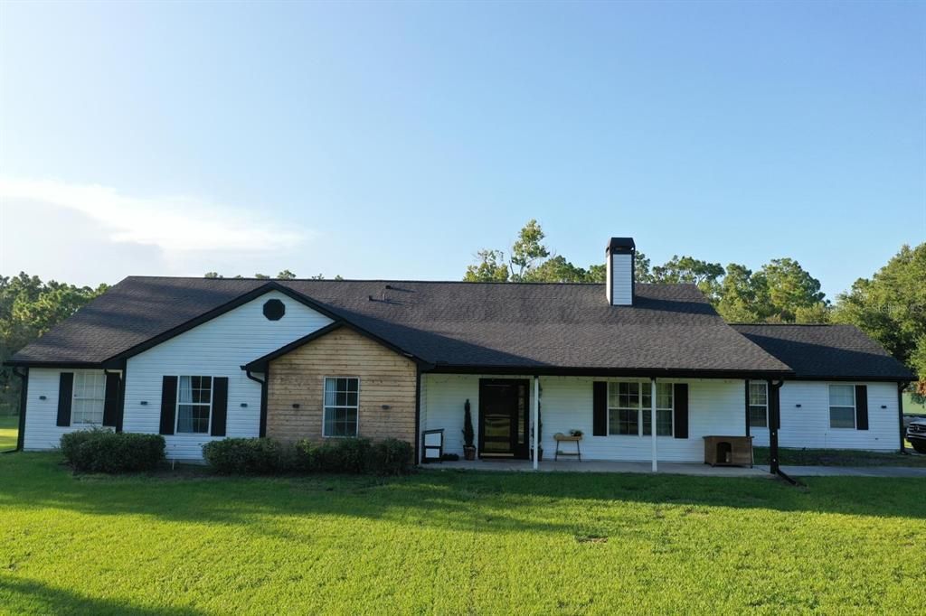 Backyard, Exterior, Facade, Ranch