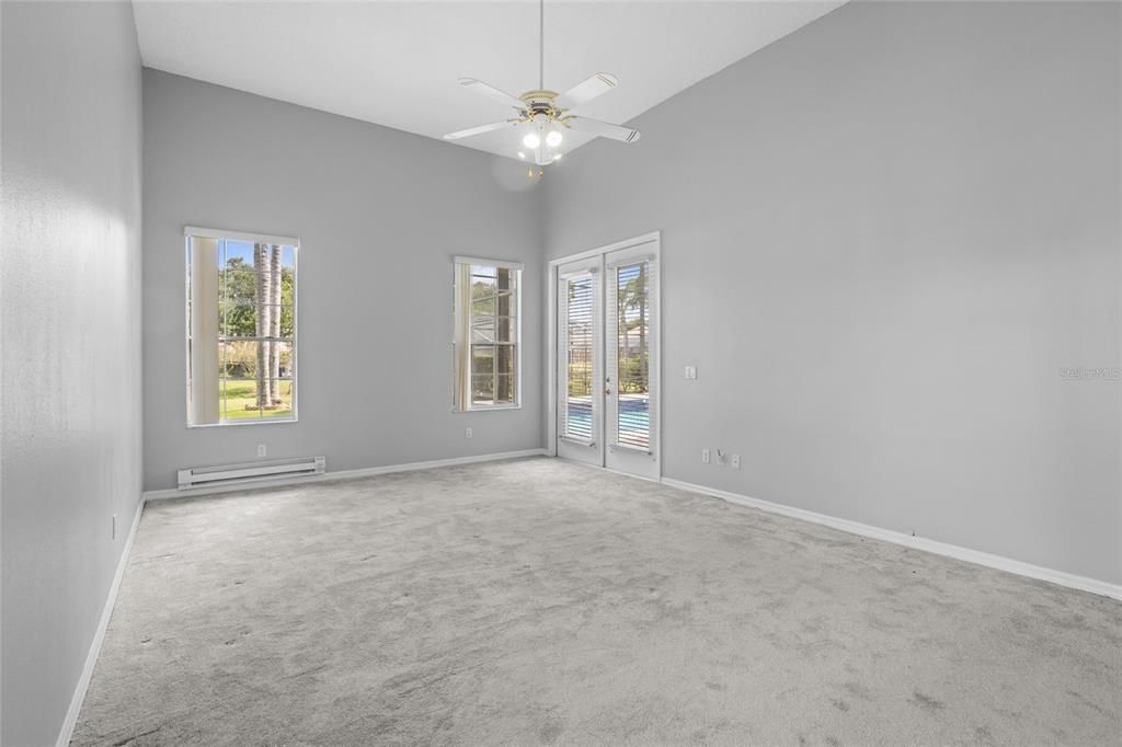 Empty room, Interior