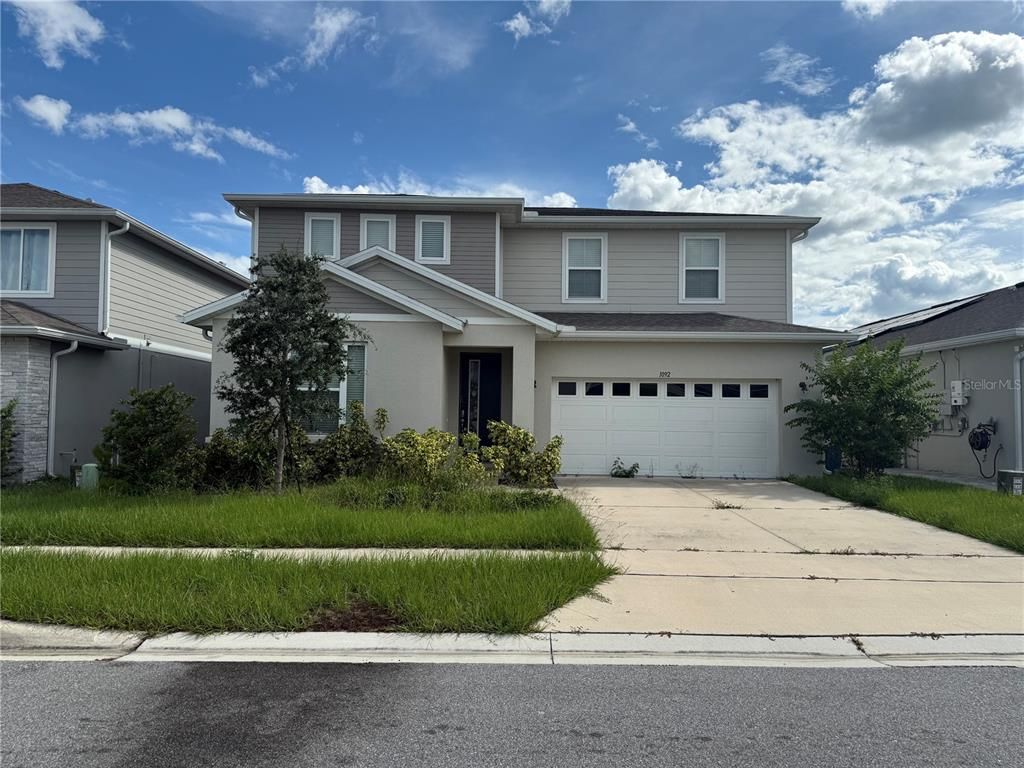 Attached, Exterior, Facade, American Craftsman