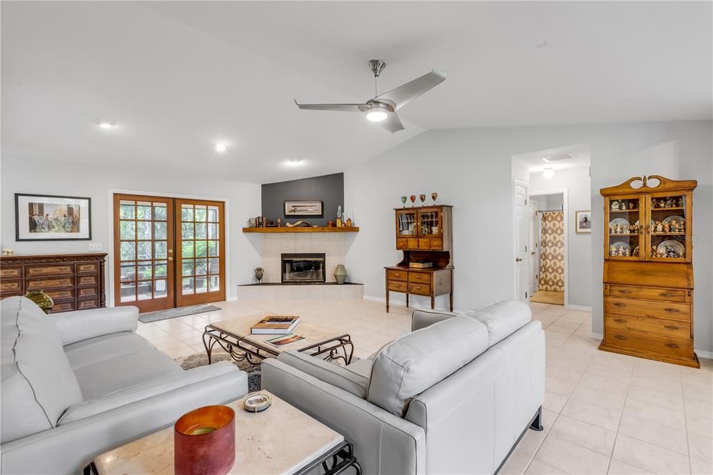 Fireplace, Interior, Living room, Recessed Lighting