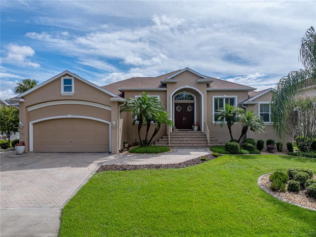 Attached, Exterior, Facade, Ranch