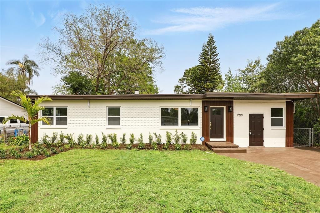 Backyard, Exterior, Facade, Ranch