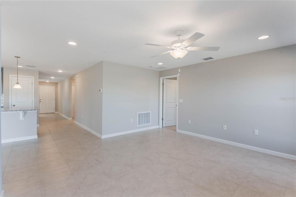Empty room, Interior, Pendant Lights, Recessed Lighting