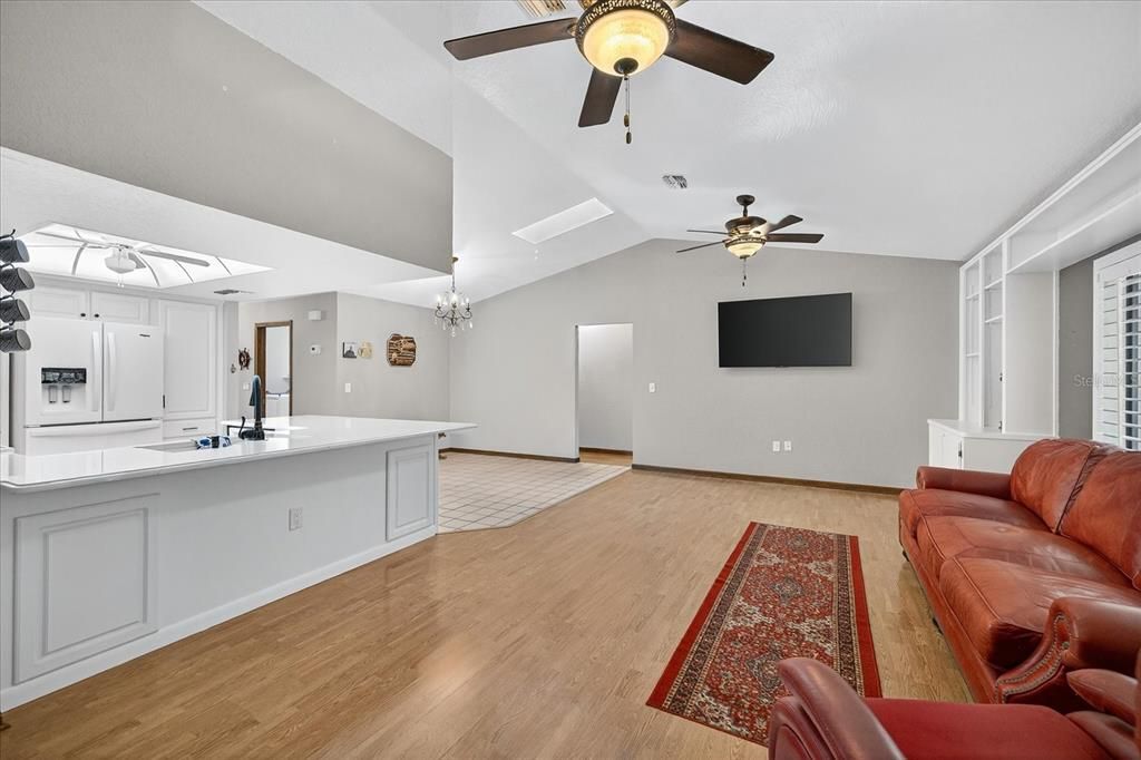 Chandelier, Interior, Kitchen, Wood Texture Flooring