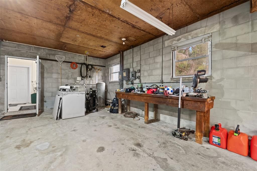 Interior, Washer, Wooden Ceilings