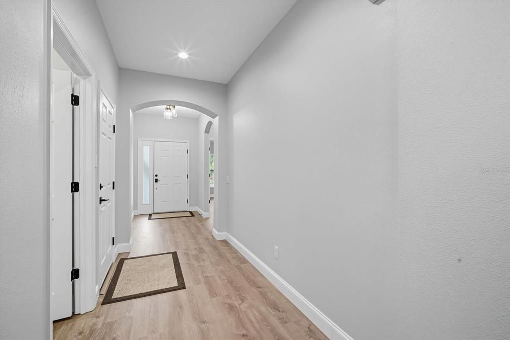 Interior, Recessed Lighting, Wood Texture Flooring