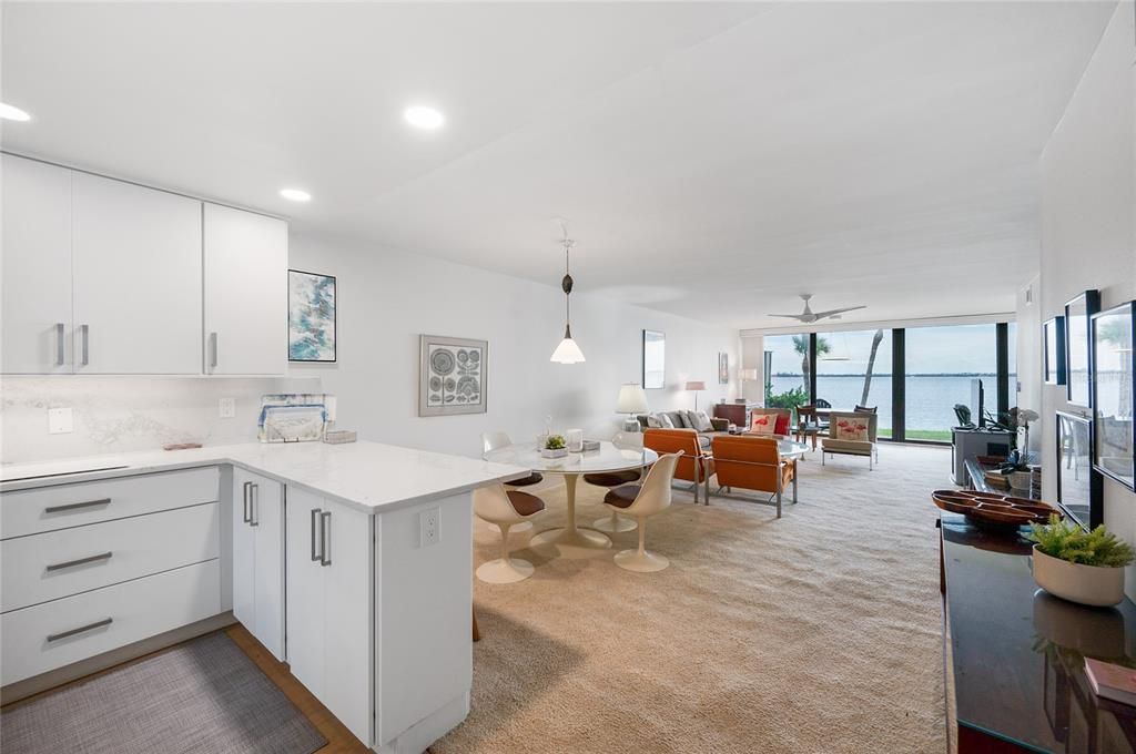 Dining room, Interior, Living room, Pendant Lights, Recessed Lighting, Water