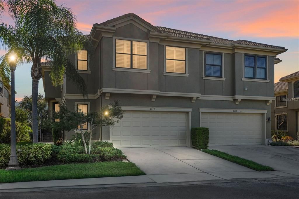 Attached, Exterior, Facade, Mediterranean