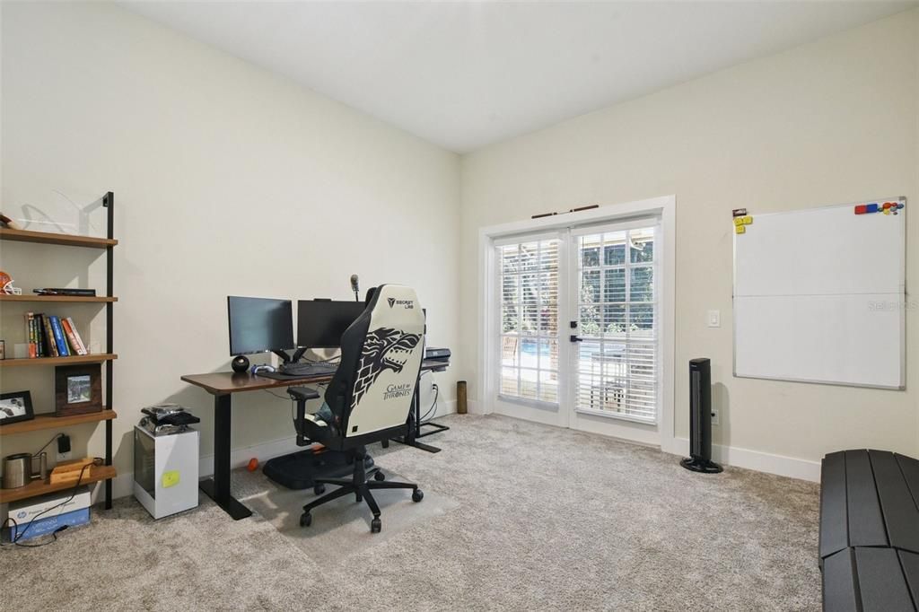 Home Office, Interior