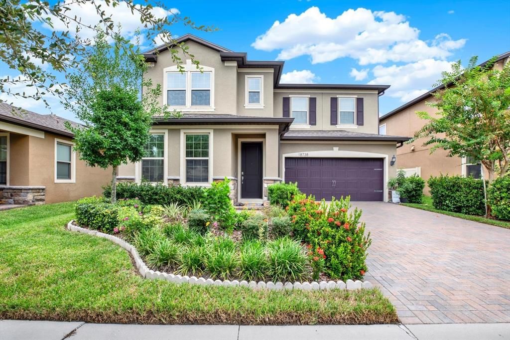 Attached, Exterior, Facade, Mediterranean