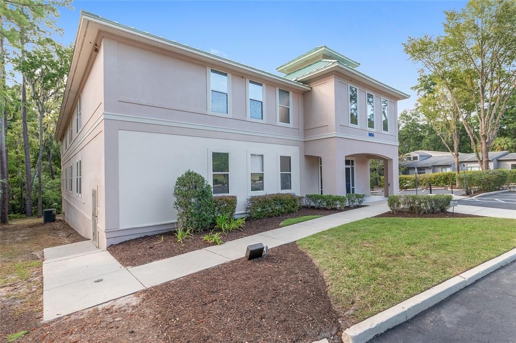 Backyard, Exterior, Facade, Rowhouse