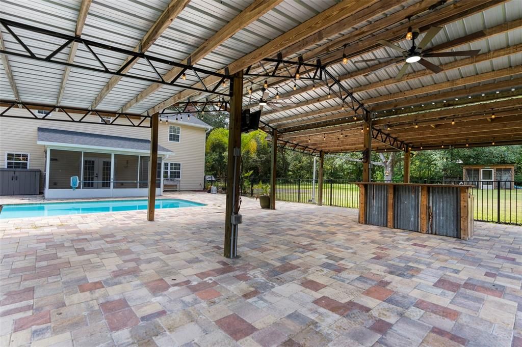 Exterior, Pool